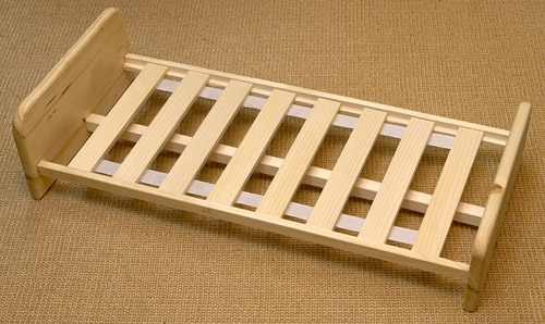 Das fertige Puppenbett